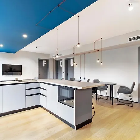 krevet i doručak Fourroomotel