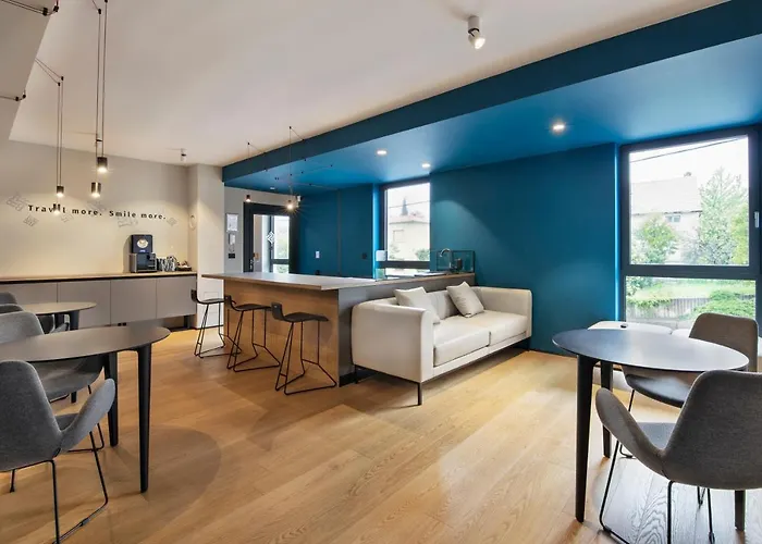 Fourroomotel Bed & Breakfast 4*